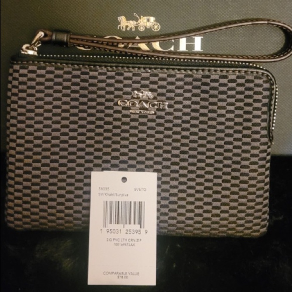 COACH WRISTLET/NWT